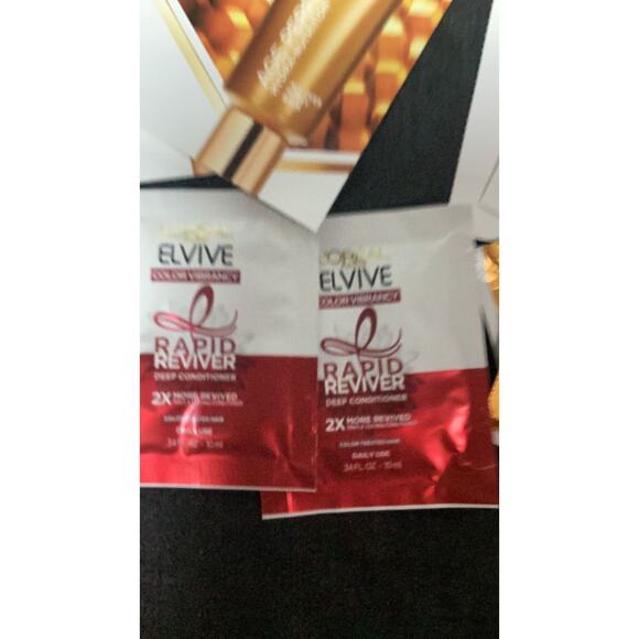 L'Oréal Small Gold And Black Makeup Bag with a sample assortment - Picture 7 of 7